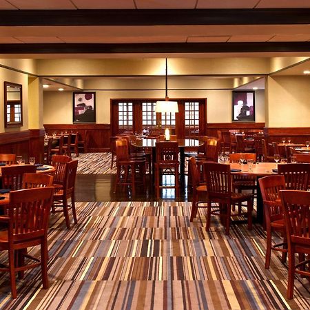Sheraton Bucks County Лангхорн Екстериор снимка