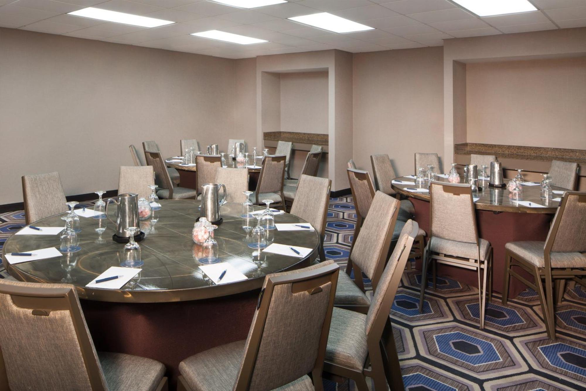 Sheraton Bucks County Лангхорн Екстериор снимка