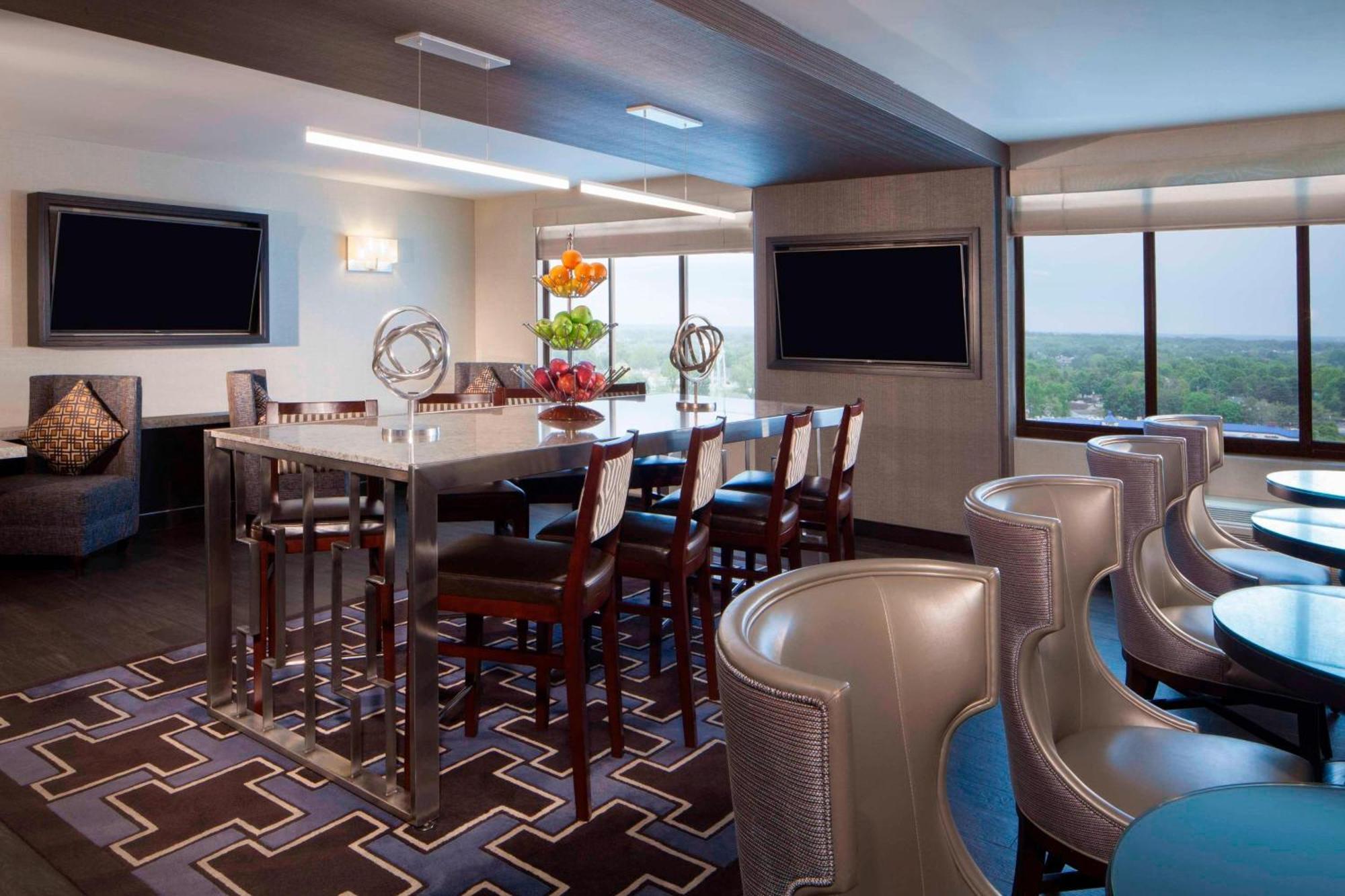 Sheraton Bucks County Лангхорн Екстериор снимка