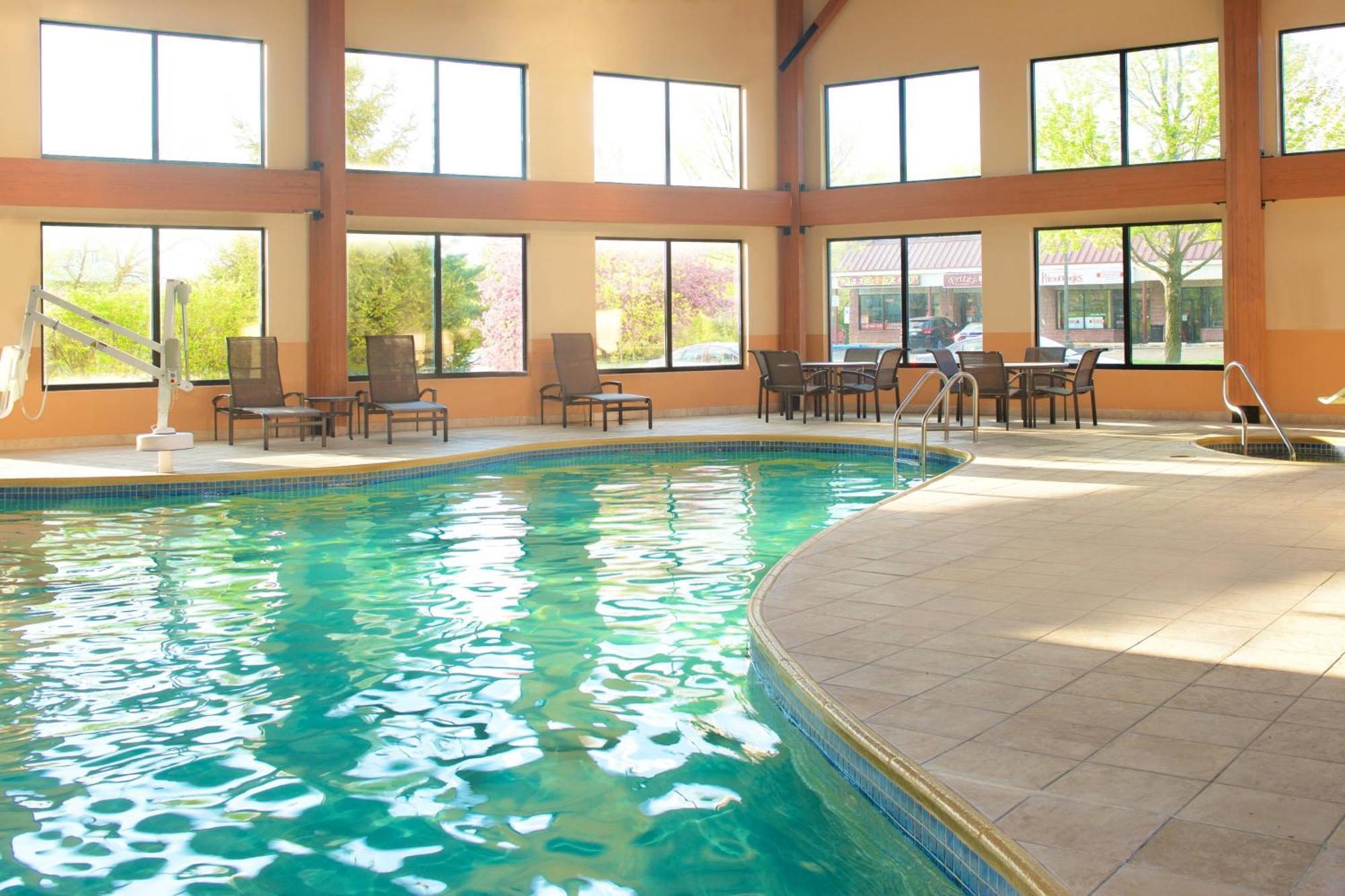Sheraton Bucks County Лангхорн Екстериор снимка