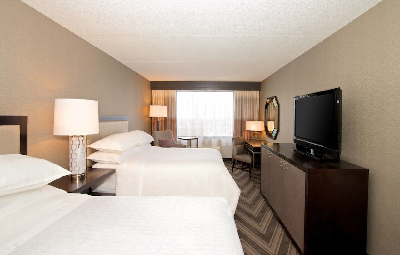 Sheraton Bucks County Лангхорн Екстериор снимка